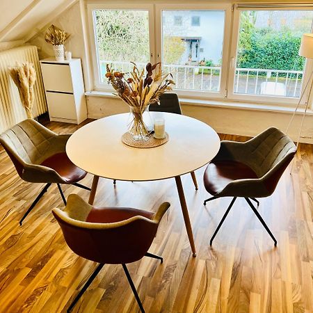 Grosse Dachgeschosswohnung Mit Kueche Und Badezimmer An Der Uniklinik Homburg Homburg  Bagian luar foto
